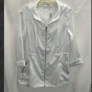 Sleek Chico's NWT white shimmery jacket